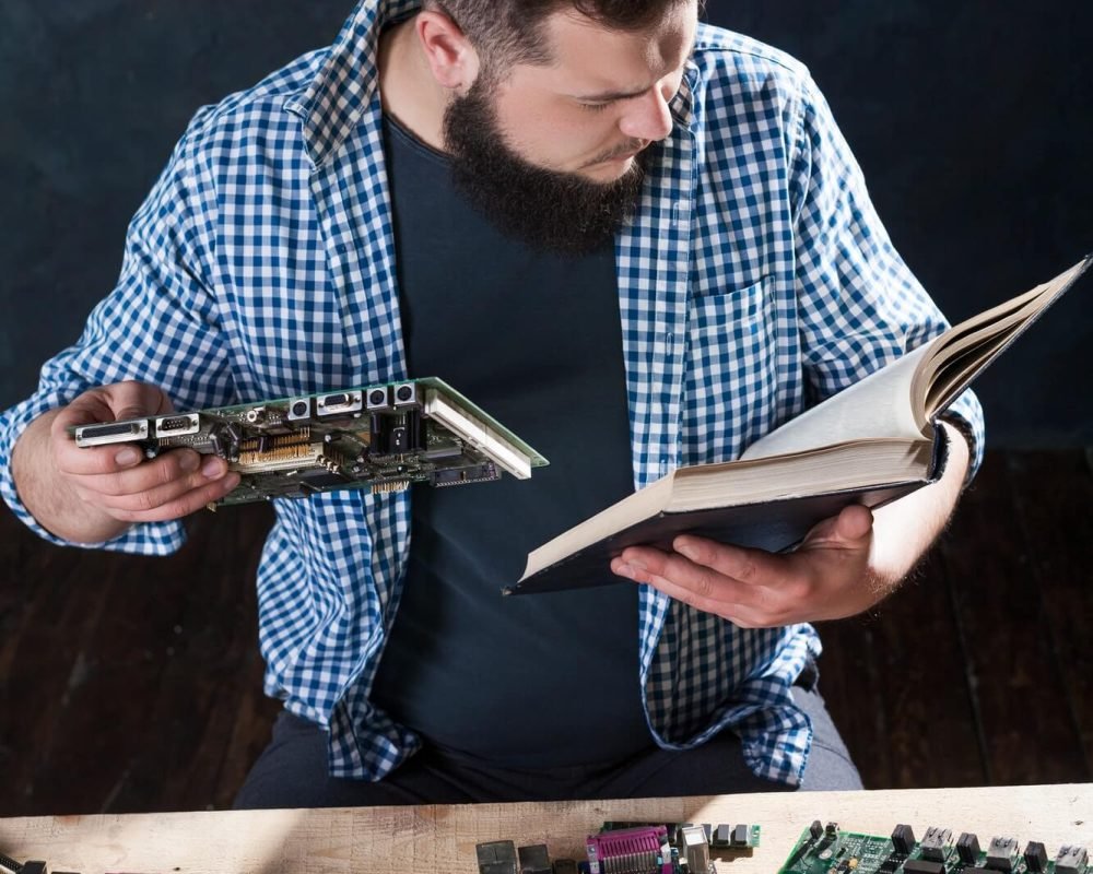 electronic-devices-repairing-and-diagnostic-techs