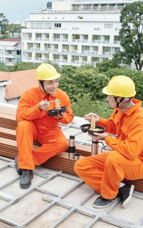 roofing-contractors-having-lunch