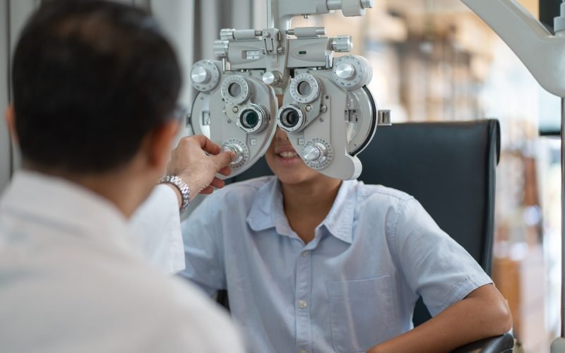 Close up machine that use to measure eyesight and for eye care of children