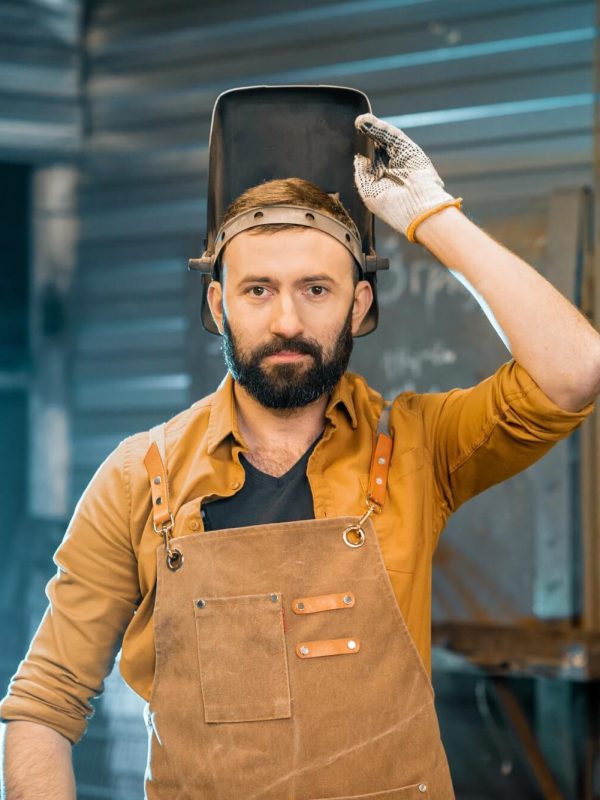 welder-portrait-at-the-workshop