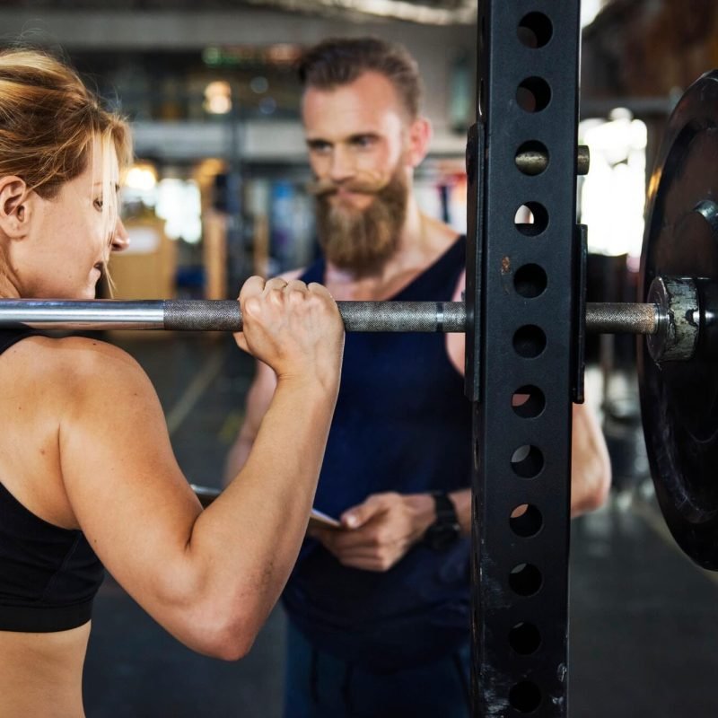 personal-trainer-at-the-gym
