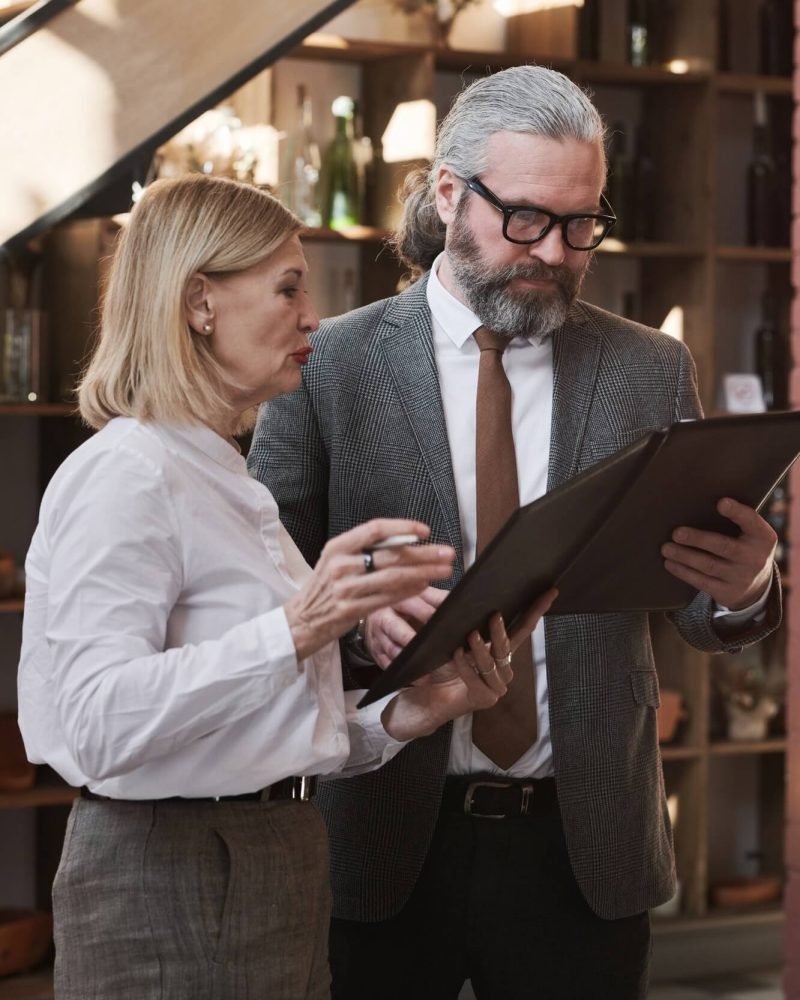 business-couple-organizing-the-event